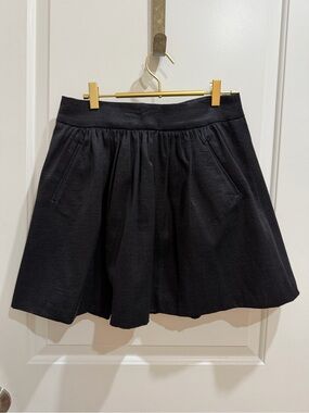 Banana Republic Black Pleated A-Line Short Skirt with pockets for Everyday wear
